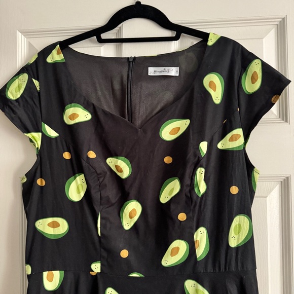 Swing dress avocado pattern - Picture 2 of 4